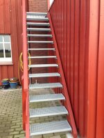Treppenstufe Gitterroststufe verzinkt 900x270 mm 30/30